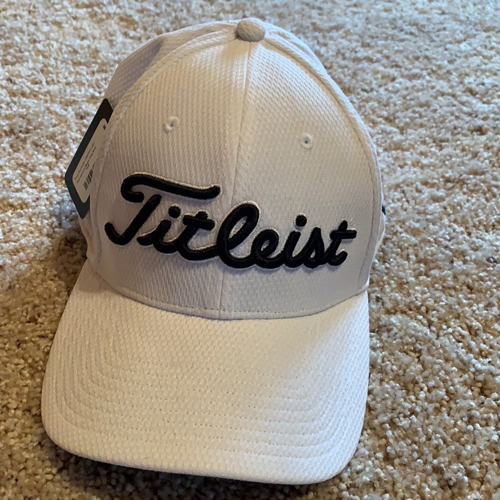 Titleist New hat white with black writing M/L